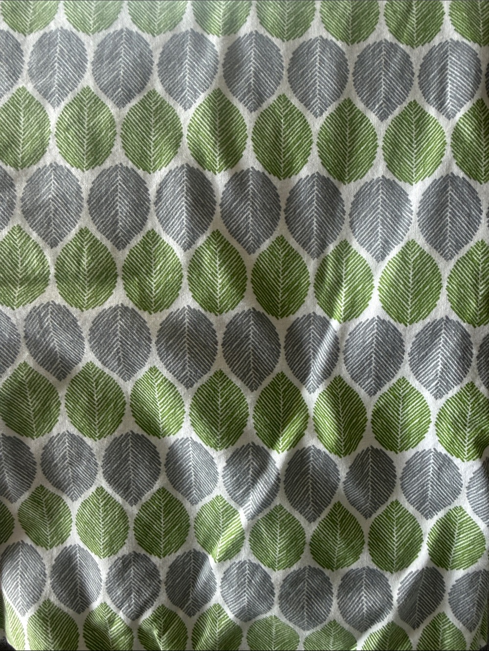 Lush Green Quilt with 2 Shams + Leaf-Patterned Sheet Set - Picture 5 of 7
